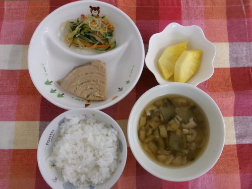 給食メニュー