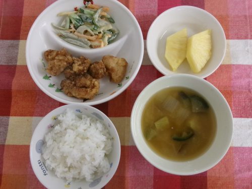 給食メニュー