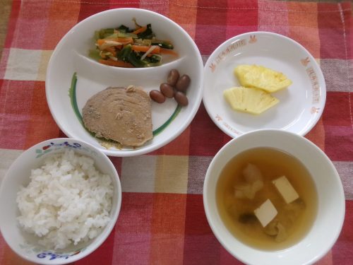 給食メニュー