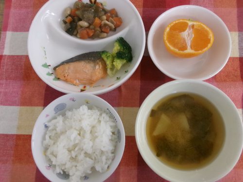 給食メニュー